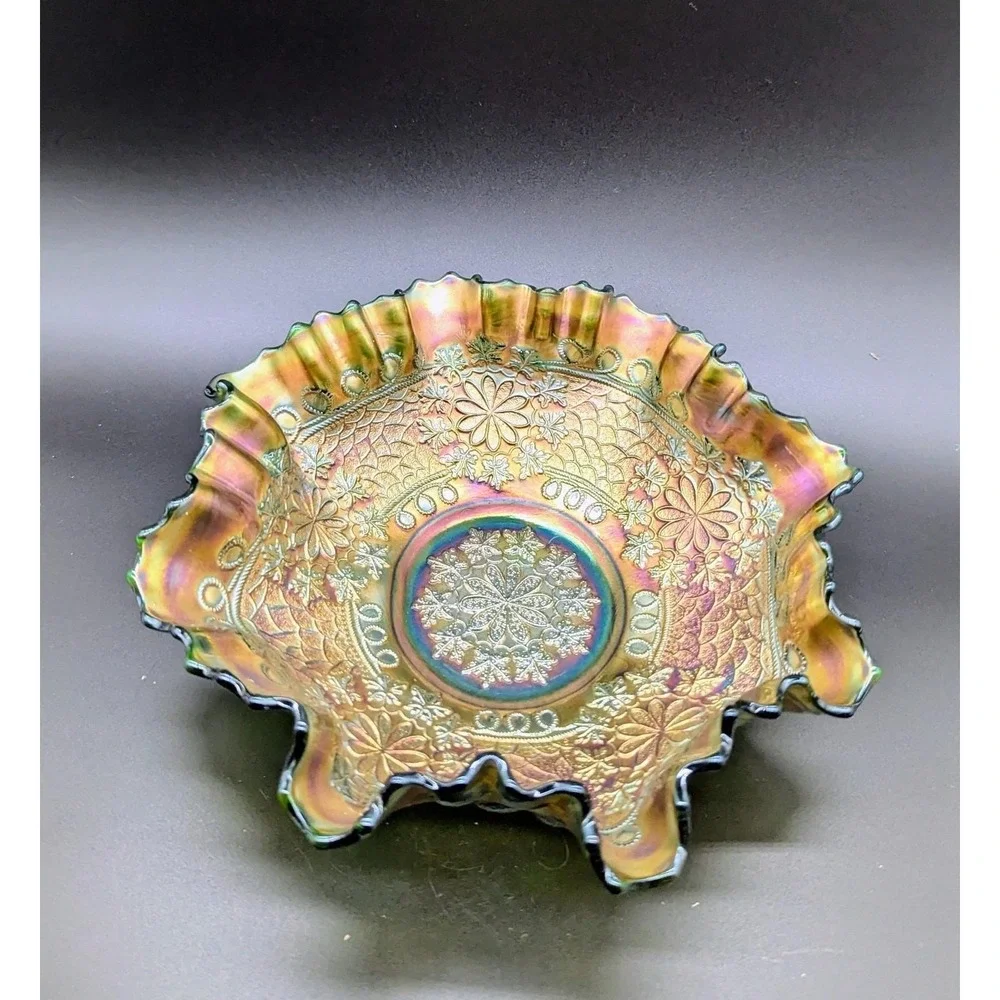 Antique Fenton Leaf Chain Green Carnival Glass Double Crimped Bowl 8.5